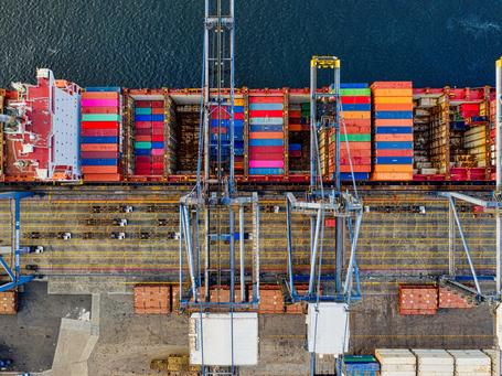 Lo mejor de los dos mundos: virtualización y contenedores en Kubernetes