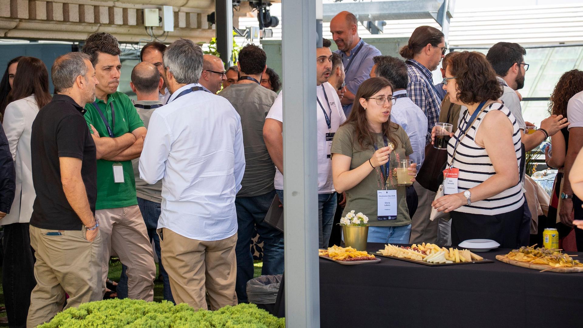 Aperitivo y networking en el Revolution Day 2026