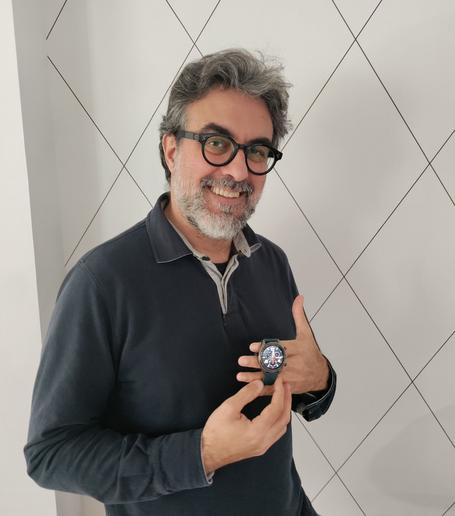 undefined Nuestro compañero Isma nos enseña su reloj smartwatch.