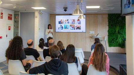 undefined Charla de Marta Giménez sobre manejo del estrés y la ansiedad en la semana de los Hábitos Saludables.