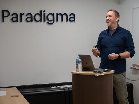 undefined Charla de Alessandro Mochi sobre IA y videojuegos en Paradigma Open Space 2024.