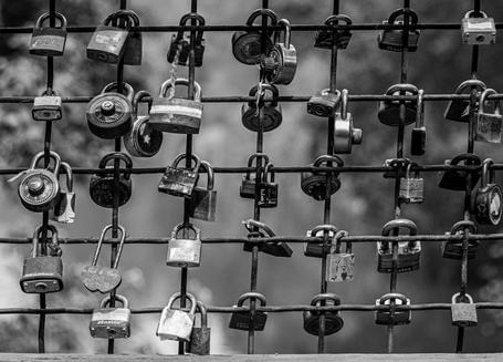 (min-width: 768px) 40vw, 100vw La cara oculta de la IA: 10 vulnerabilidades que no debes ignorar (y cómo mitigarlas)
