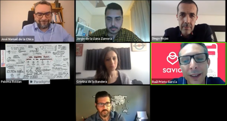 Varios protagonistas del cambio intercambiaron opiniones sobre los retos que invitan a la transformación de los tradicionales mecanismos de gestión de proyectos, estilos de liderazgo y estructuras organizativas.