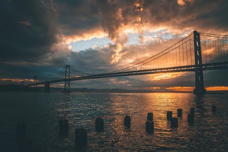 (min-width: 768px) 40vw, 100vw Replicación bidireccional con GoldenGate Microservices