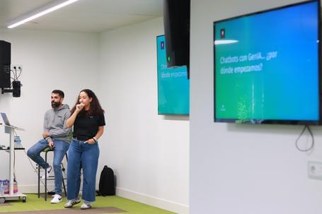 Patricia Prieto y José Berenguer, de Goodly, en su charla: Chatbots con GenAI… ¿por dónde empezamos?