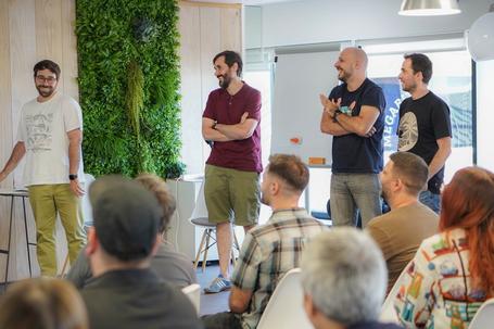 Uno de los grupos de las Comunidades de Diseño.