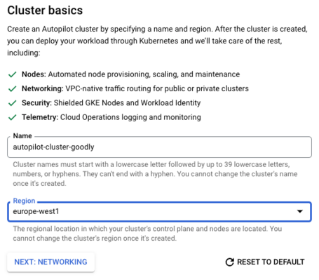 Cómo se crea un cluster a través de la consola.