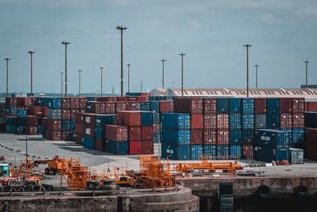 (min-width: 768px) 40vw, 100vw And You? Do You Hate or Do You Love Kubernetes?
