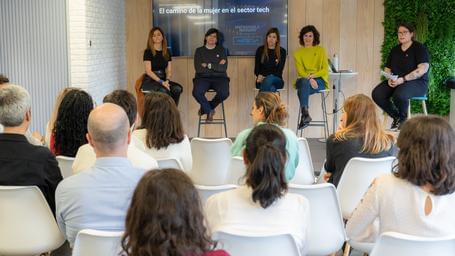 (min-width: 768px) 40vw, 100vw Podcast - Construyendo un mañana inclusivo: el poder de la mujer en la tecnología