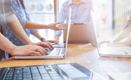 (min-width: 768px) 40vw, 100vw Podcast - Dual Track y Design Sprint