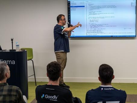 undefined Tomás Calleja, de Goodly, centró su charla en Genkit, lo último de Google Cloud.